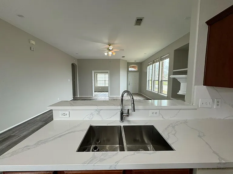 13196 Miller Ln — Photo 10