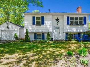 76 Mayflower Ln, Wareham, MA 02571