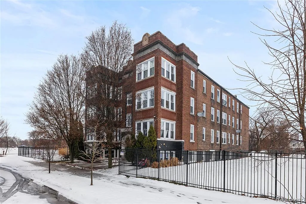 Building Photo - 7536 Dunedin St #10