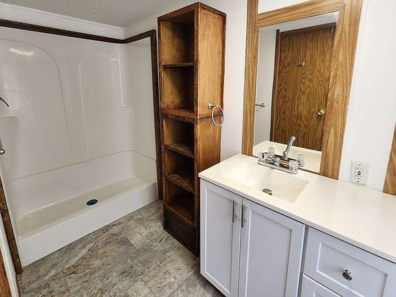 3rd image of 277 NW Melanie Way
