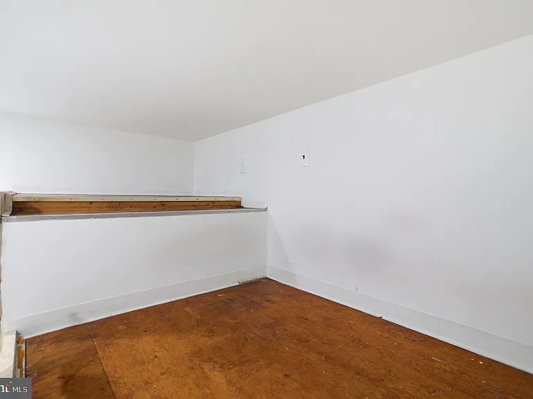 4242 Pine St #1B — Photo 7