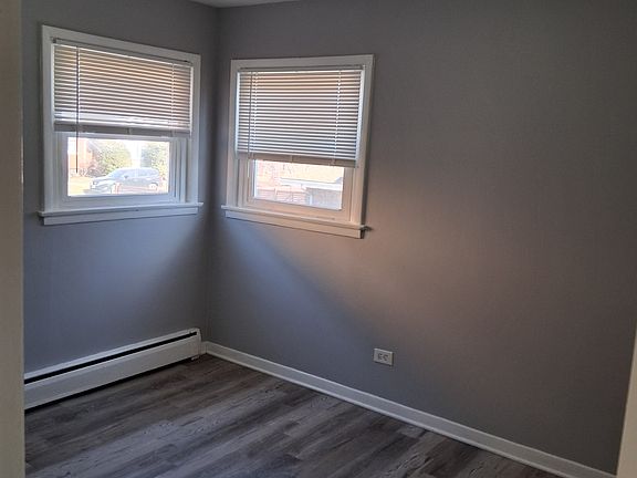 3rd image of 9207 S Pulaski Rd #1