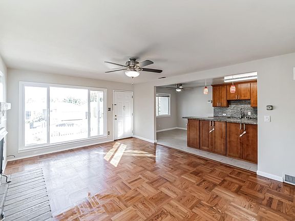 4th image of 41165 Carmen St