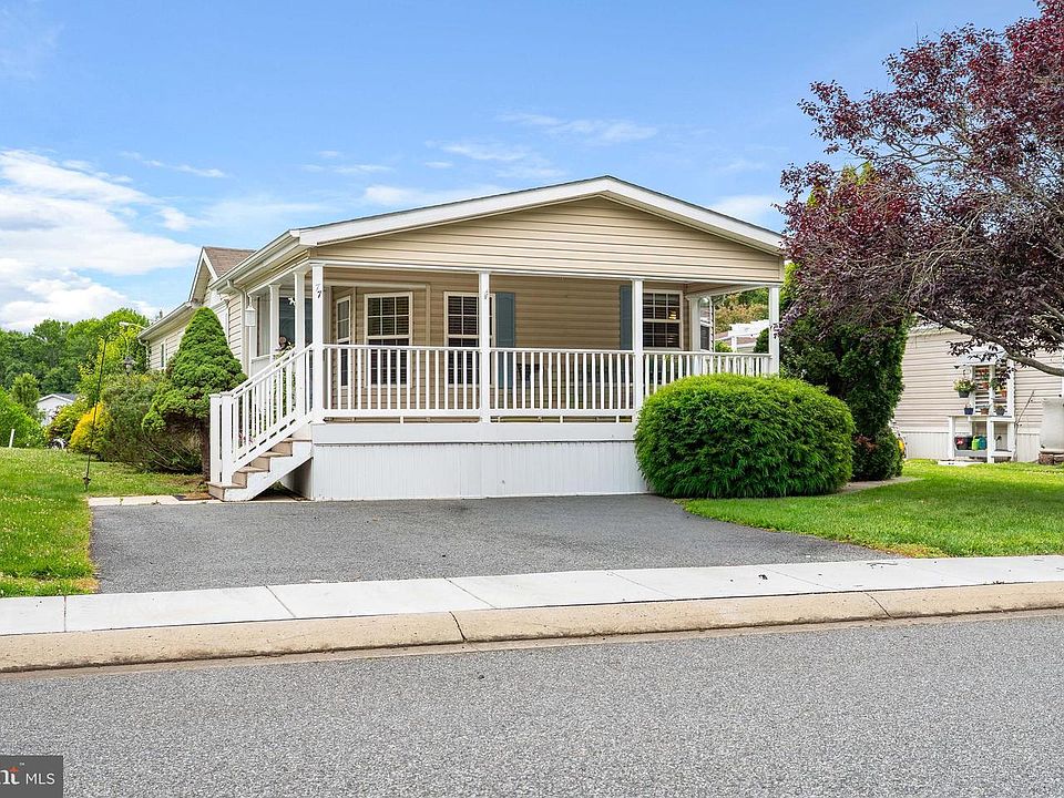 1st image of 77 Woods Way