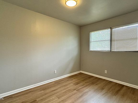 3rd image of 804 La Marche Dr #804