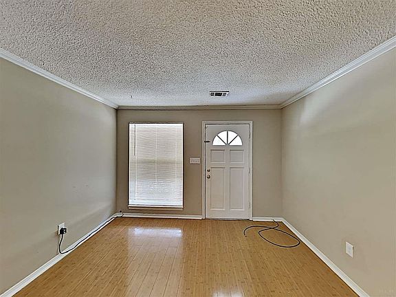4th image of 5917 Walton St #A
