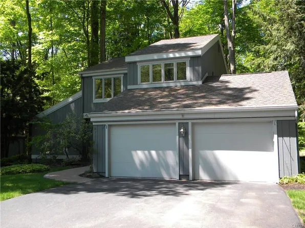 8735 Columbine Cir, Baldwinsville, NY 13027