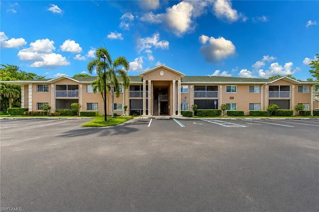 1 bed, 1.0 bath, 713 sqft, $1,600 — Photo 1