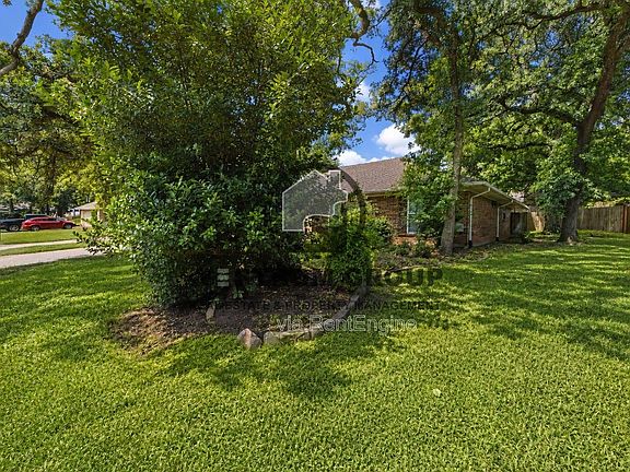 4th image of 3902 Helmsford Dr