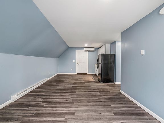 5th image of 148 Spring Street