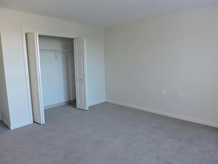 634 Massachusetts Ave — Photo 14