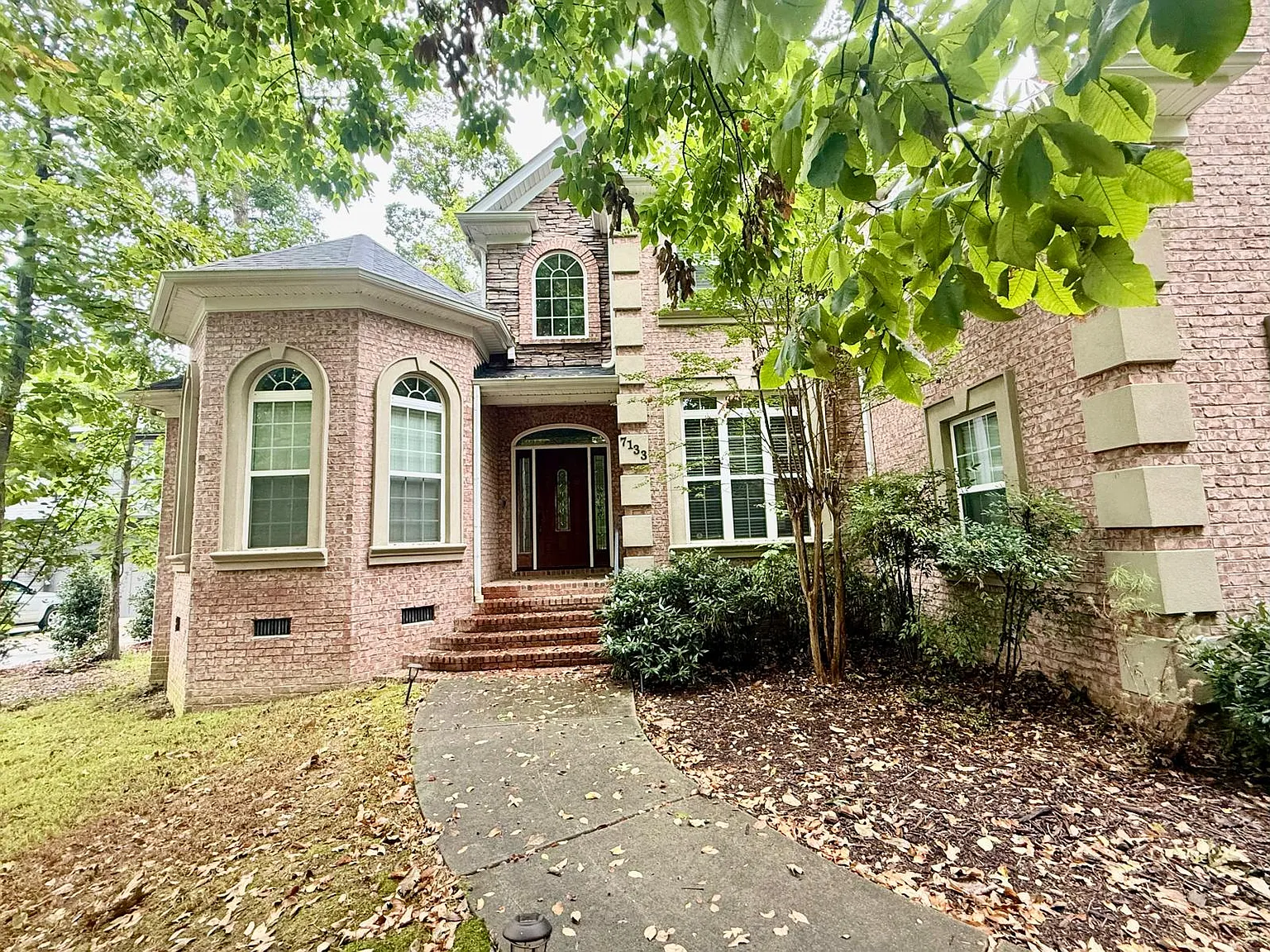 5 bed, 4.0 bath, 2750 sqft, $2,950 — Photo 1