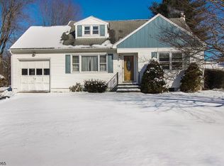 14 Springdale Gardens Rd, Newton, NJ 07860