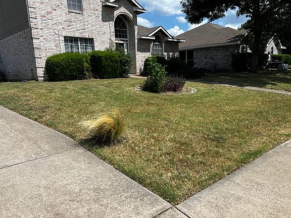 2nd image of 1008 Mockingbird Ln