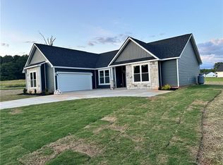 422 Mountain View Church Rd, Six Mile, SC 29682