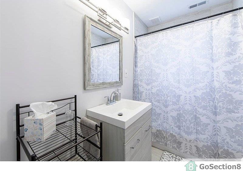 2nd image of 2659 Rachel St