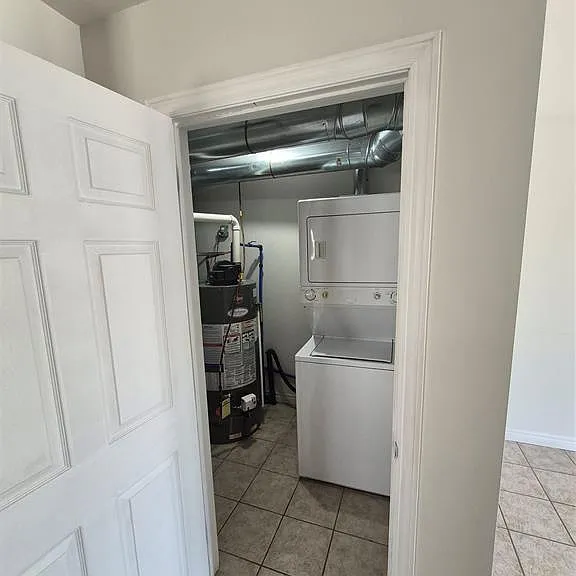 1756 Daytona Ave — Photo 9