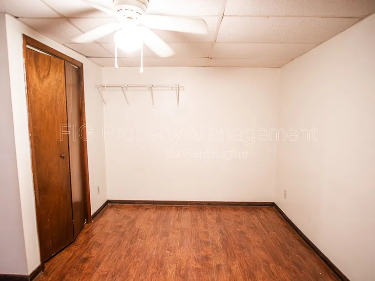 707 W Race St #11 — Photo 3