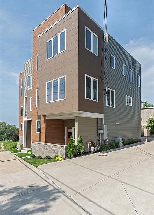 1st image of 1315 W 54th St