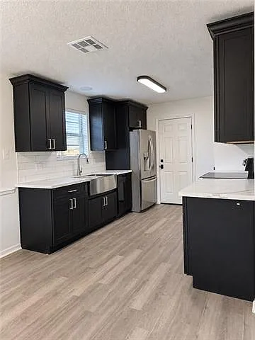 3 bed, 2.0 bath, 1405 sqft, $2,400 — Photo 4