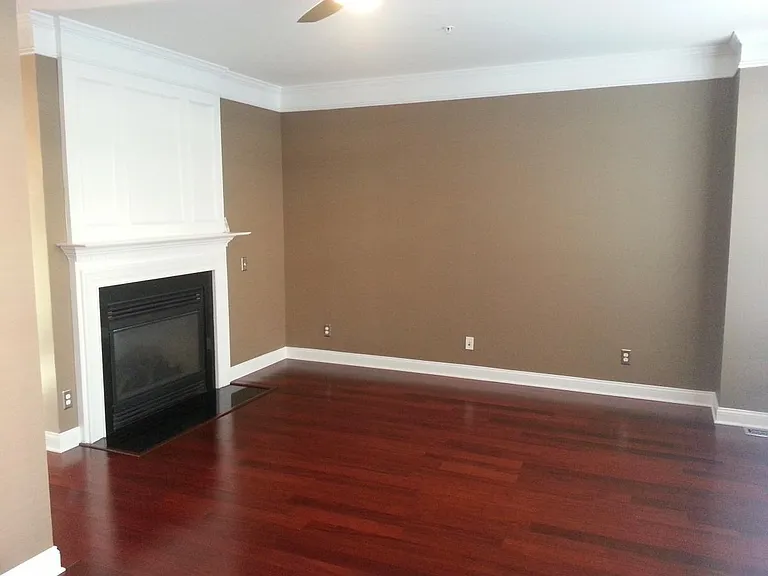 2nd Floor Family Room Empty