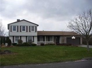 111 Old Orchard Ln, Orchard Park, NY 14127