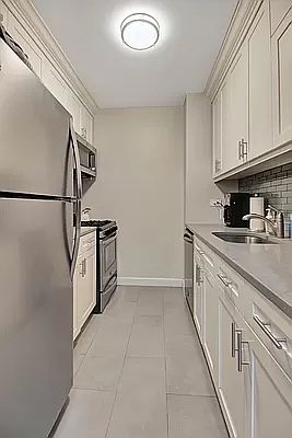 3rd image of 255 W 85th St #4CD