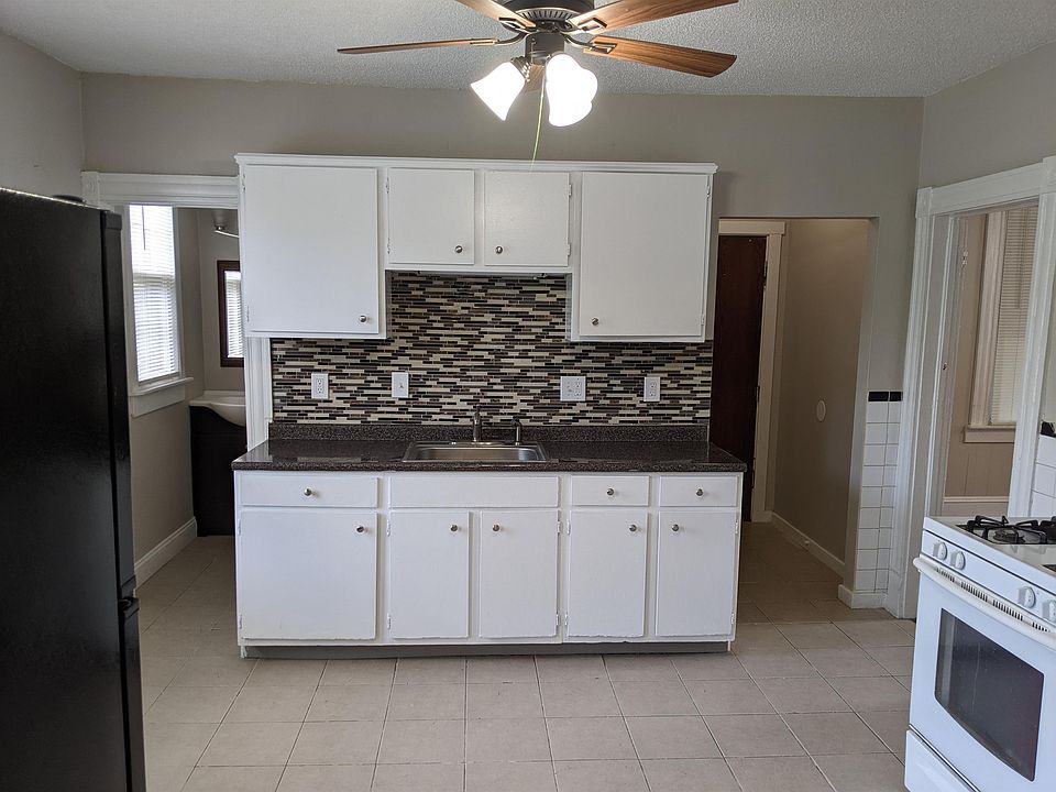 1st image of 359 Oak St Floor 2