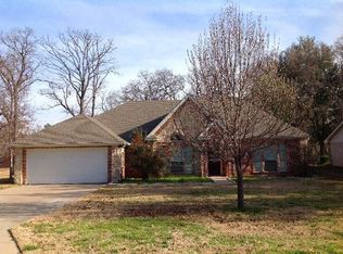 118 Meadowood Rd, Enchanted Oaks, TX 75156