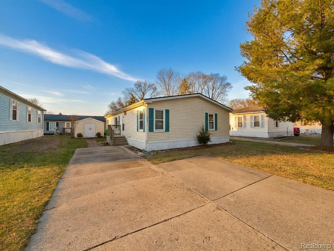 7104 Scarborough Ln photo 1