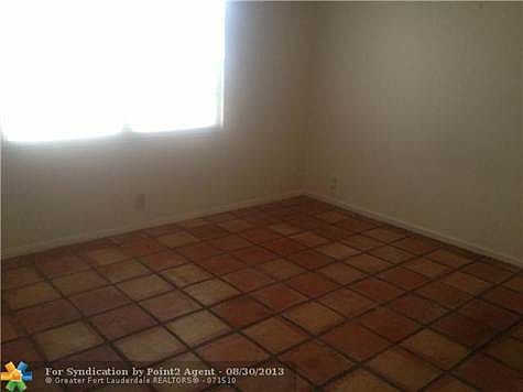 4th image of 4402 Martinique Ct APT J1