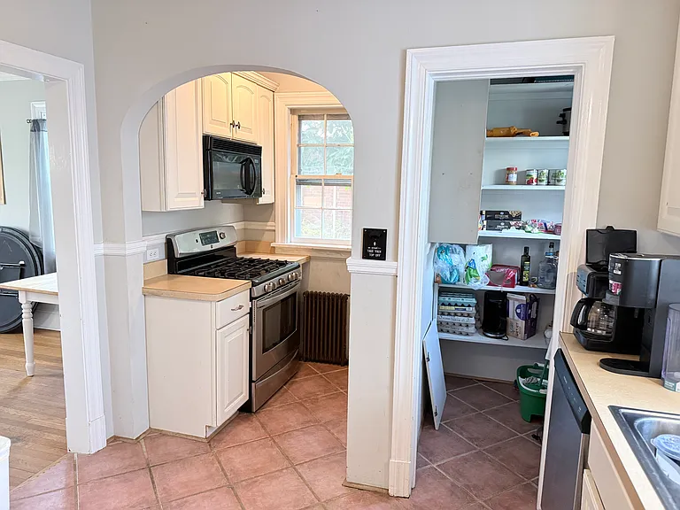 1724 Wilmington Ave — Photo 7