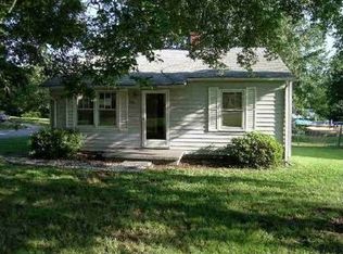 220 Albany St, Burlington, NC 27215