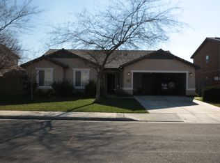 2059 W Tudor Ln, Hanford, CA 93230