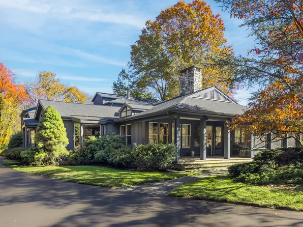 6 Old Orchard Drive, Weston, CT 06883