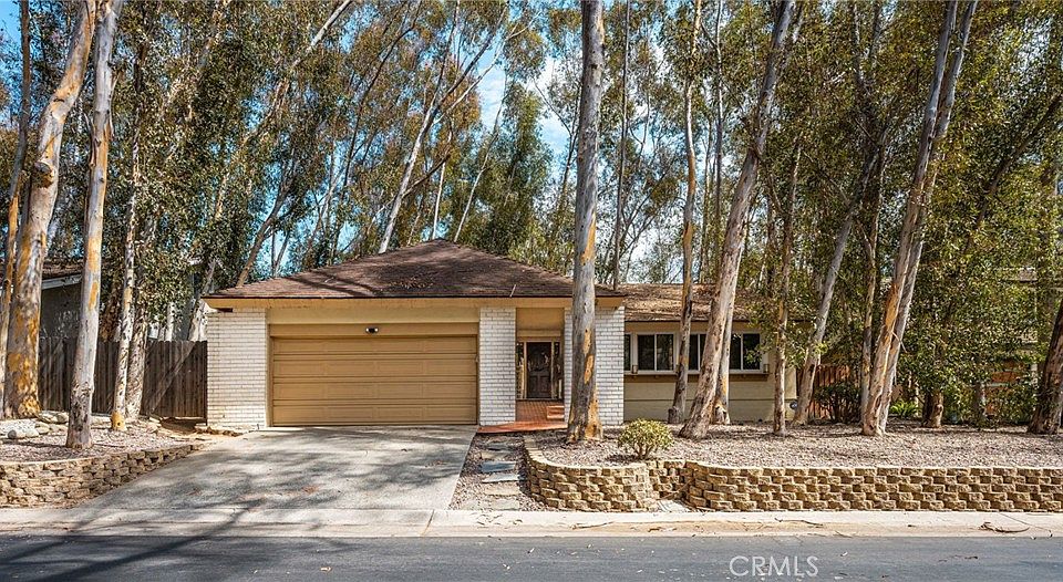 1st image of 22572 Charwood Cir