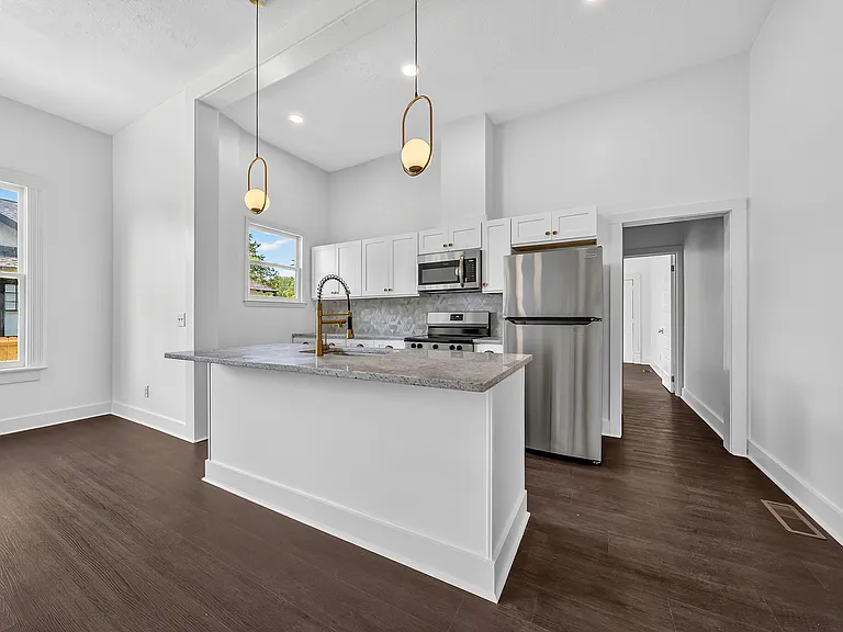 2806 Beacon Ave #B — Photo 32