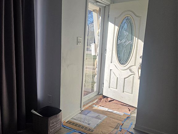 4th image of 1121 Meadowbrook St