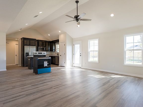 3rd image of 4601 Quarterman Estates Dr