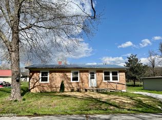 221 Rector Dr, Huntsville, TN 37756