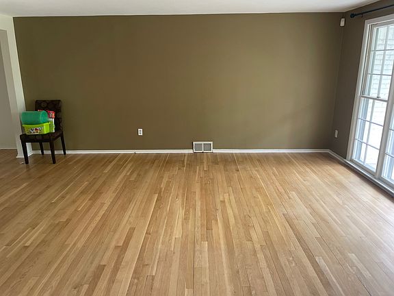 4th image of 30780 Northgate Dr