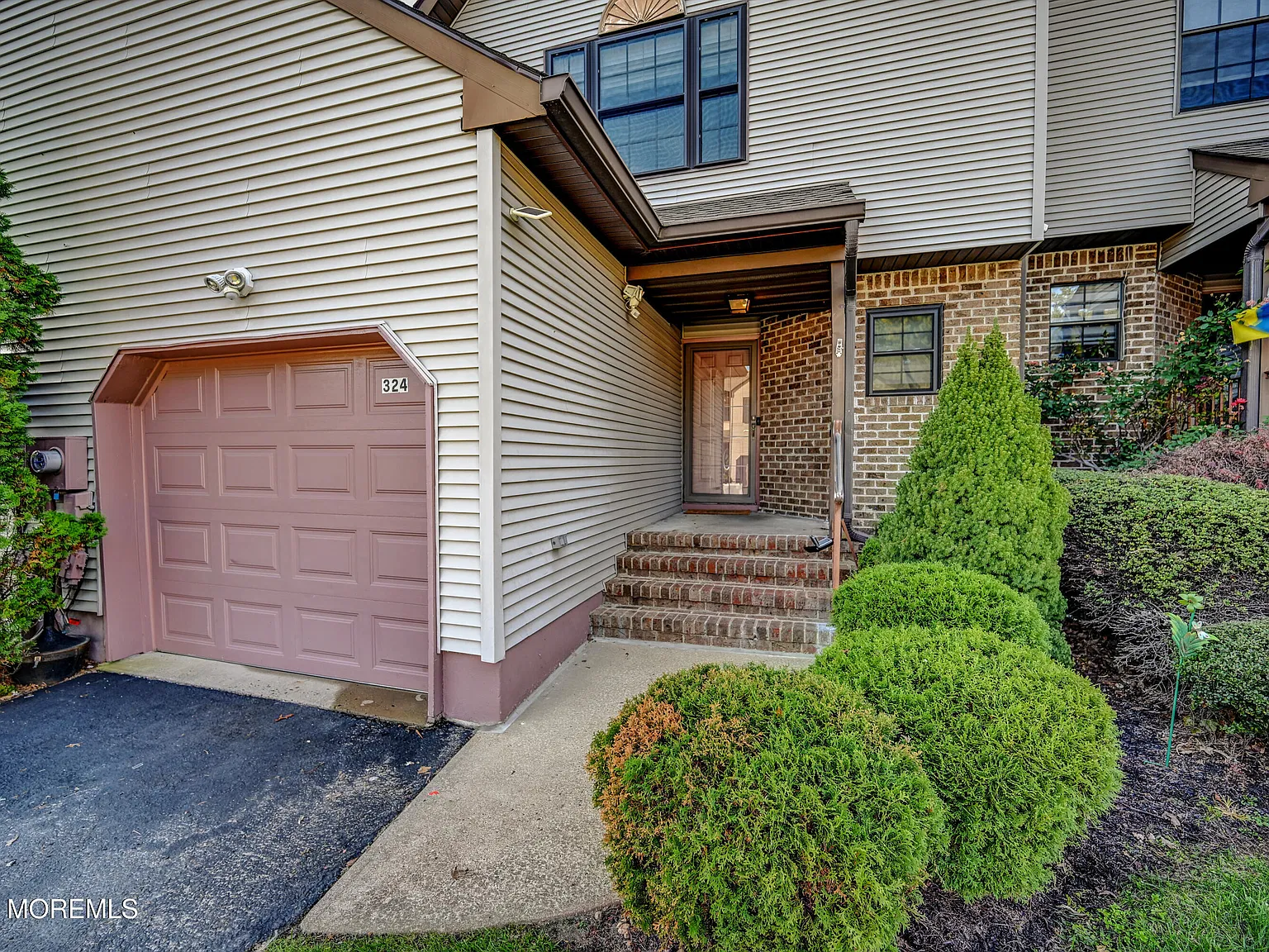 3 bed, 2.5 bath, 1534 sqft, $3,450 — Photo 2