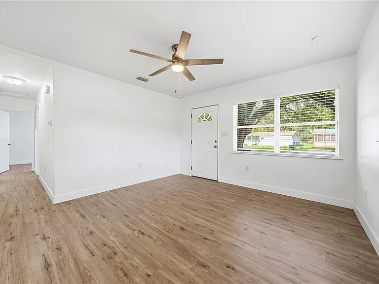 1009 Nebraska St — Photo 5