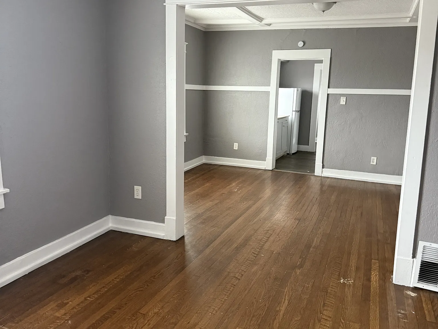 5209 Independence Avenue - 1 — Photo 1