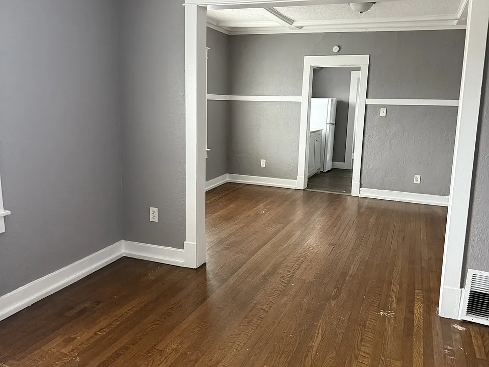 5209 Independence Ave #1