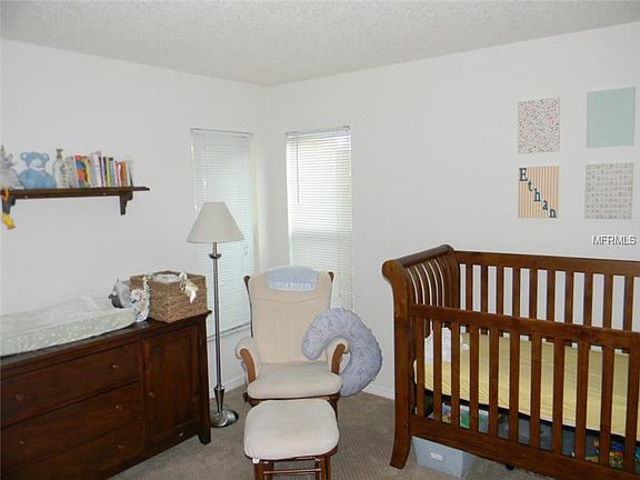 4th image of 233 Mayfair Cir N