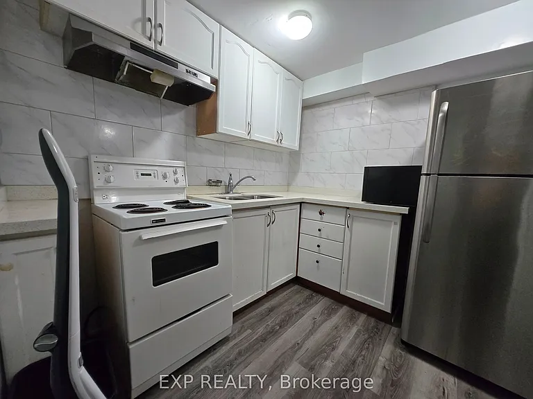 253 Hollymount Dr — Photo 4