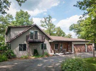 1104 Black Oak Trl, Deerfield, WI 53531