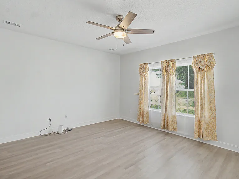 965 Meloney Dr — Photo 5