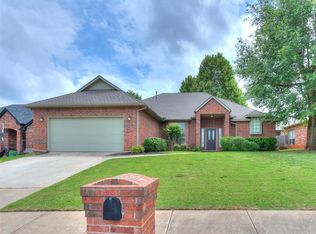 2104 Pine View Ter, Edmond, OK 73003